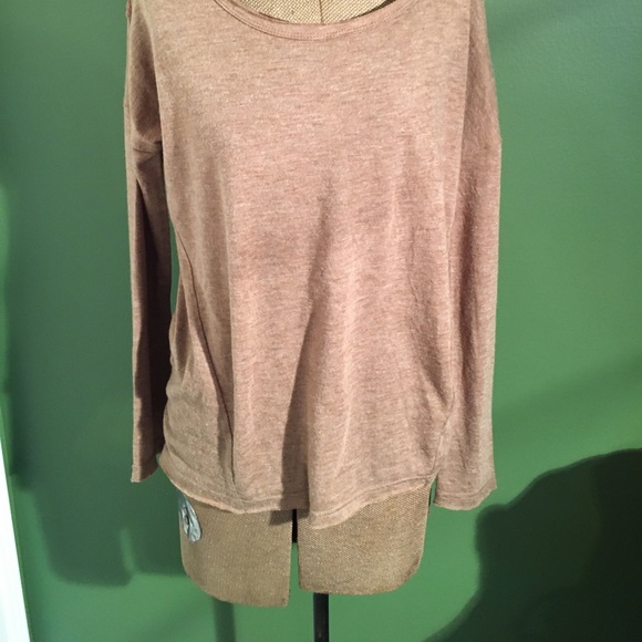 Pretty Crochet detail in back -Ya Los Angeles Brown Top - Picture 2 of 2